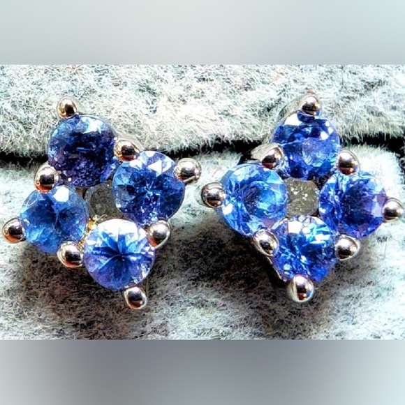.50 CT Natural Tanzanite Studs - Picture 1 of 4